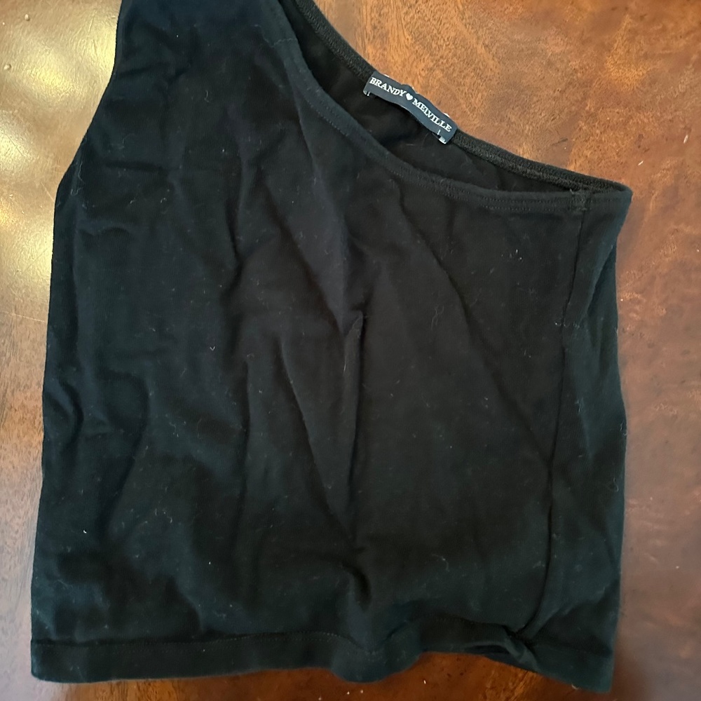 One shoulder shirt